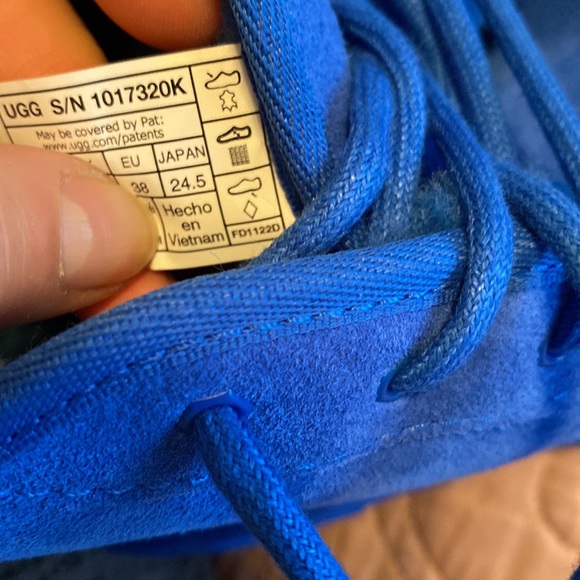 UGG Boots - Picture 6 of 7